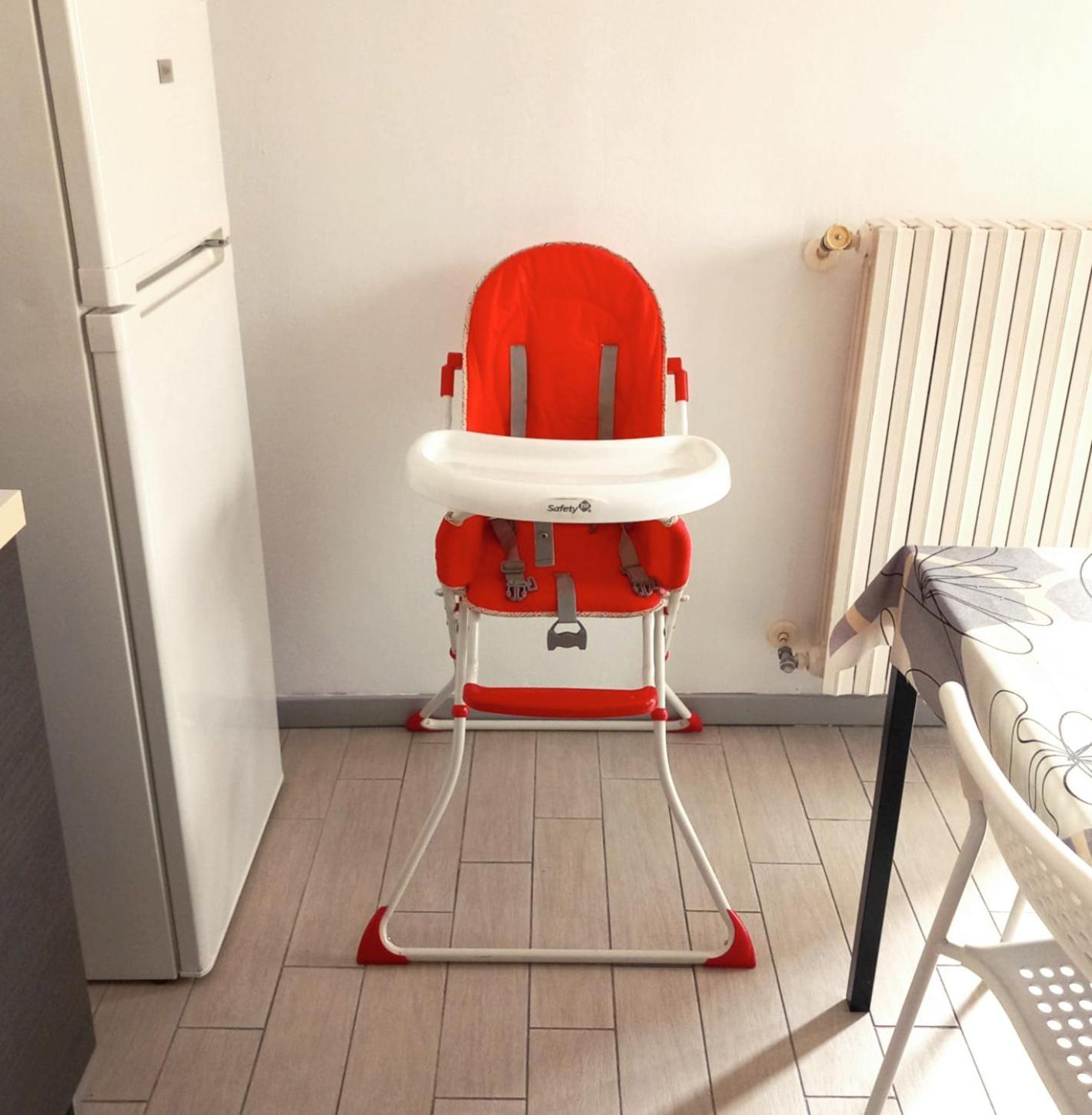 La Dolce Vita - Appartamento Con Parcheggio Privato Vicino Al Centro E All'Ospedale Асти Экстерьер фото