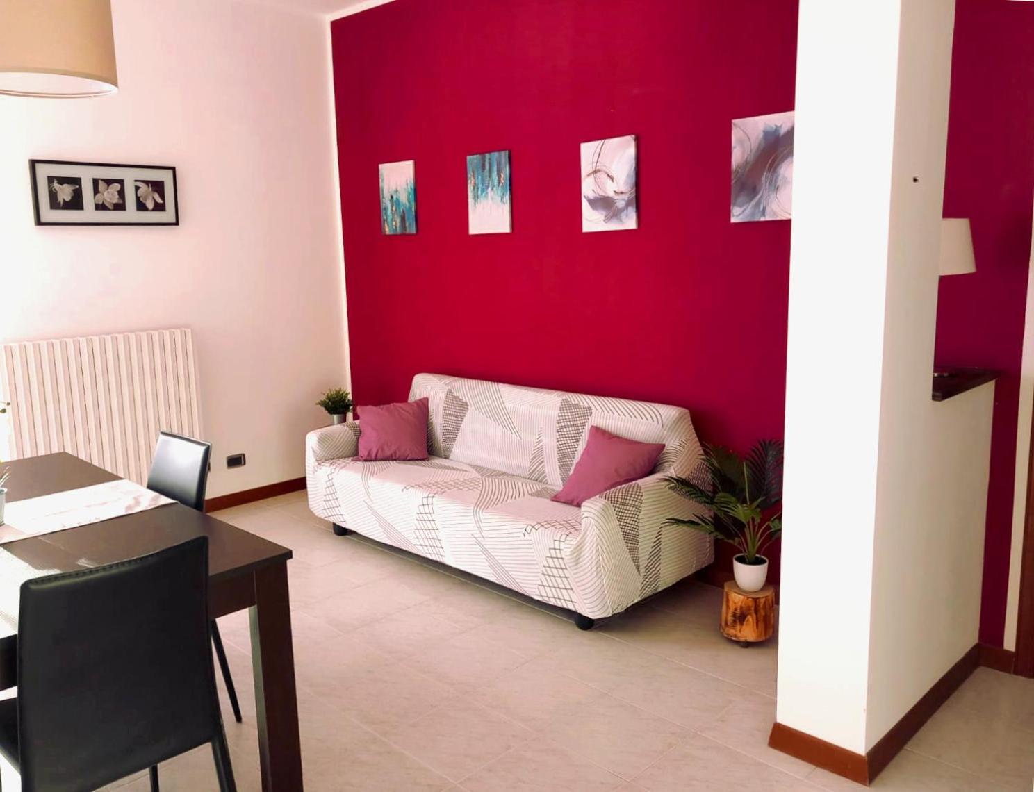 La Dolce Vita - Appartamento Con Parcheggio Privato Vicino Al Centro E All'Ospedale Асти Экстерьер фото